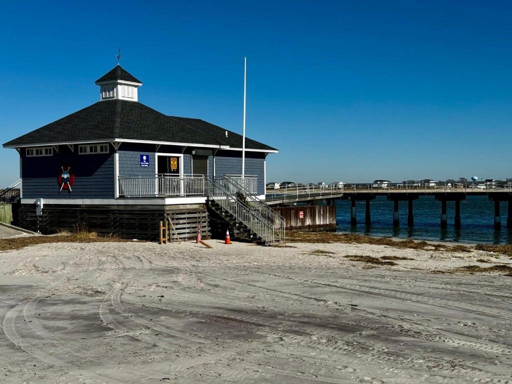 Holiday home Luxury Beachside Vacation Getaway - Oceanview, Movie Theatre, Mini Golf