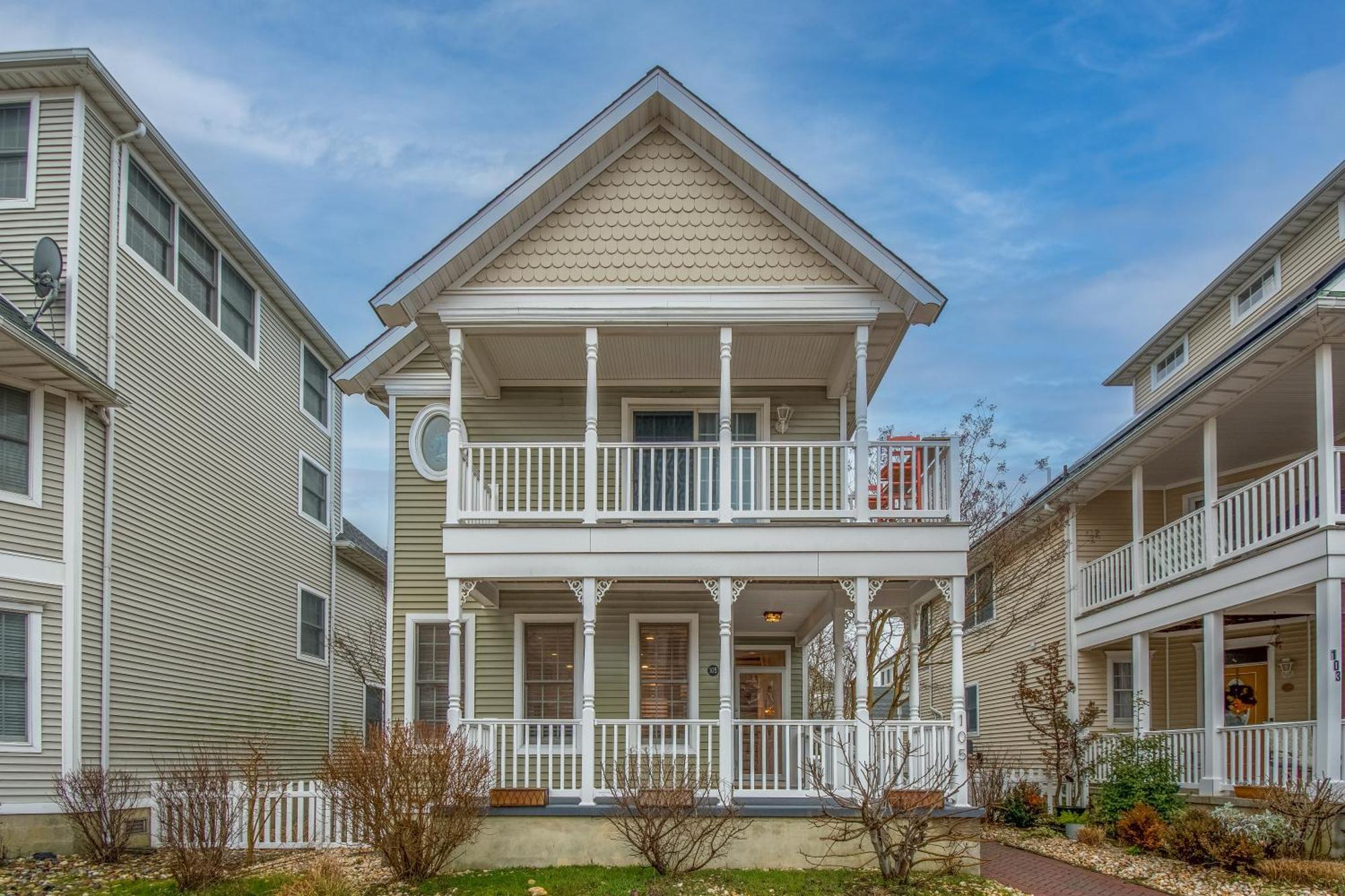 Holiday home Luxury Beachside Vacation Getaway - Oceanview, Movie Theatre, Mini Golf