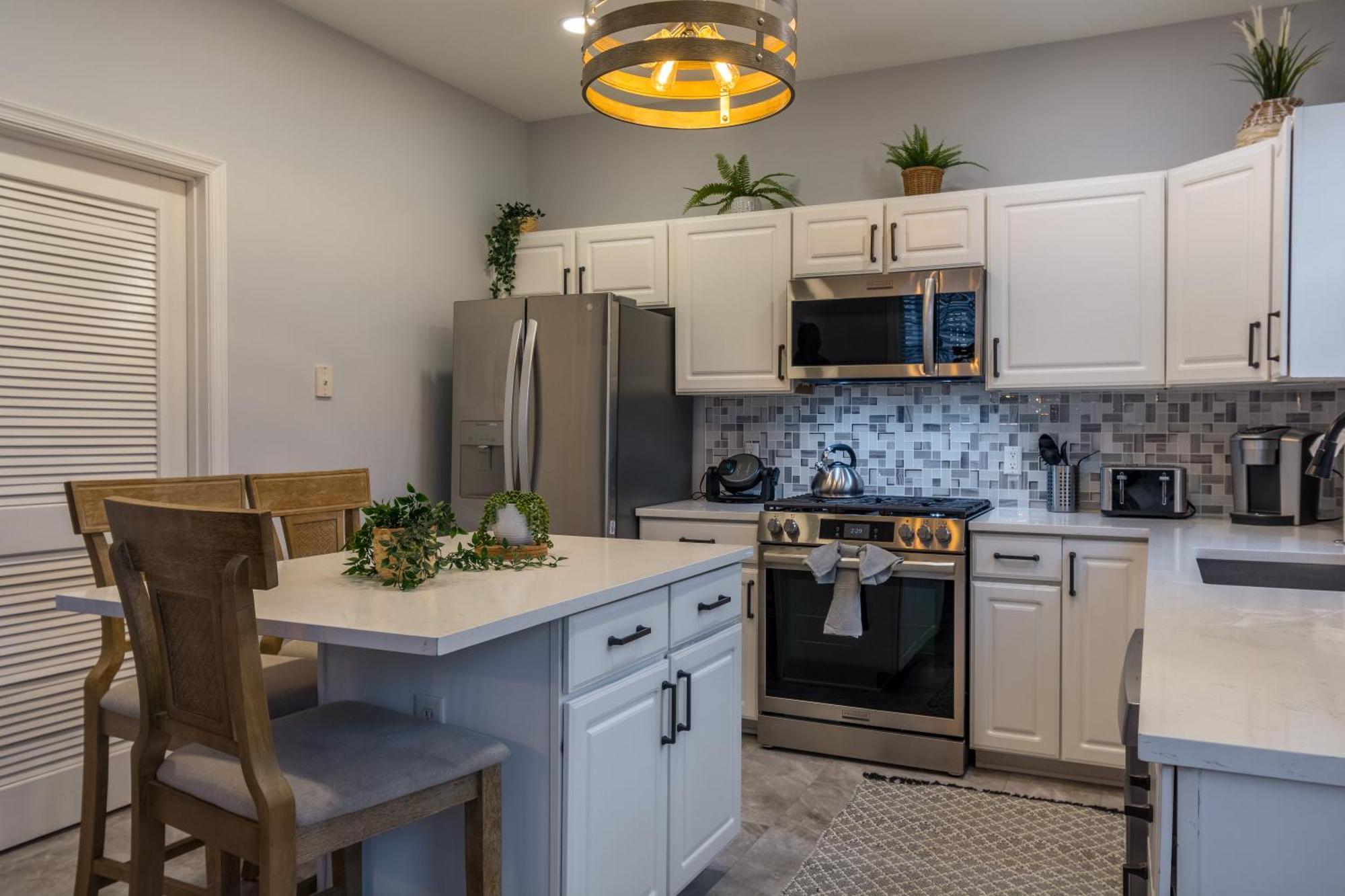 Luxury Beachside Vacation Getaway - Oceanview, Movie Theatre, Mini Golf Holiday home *