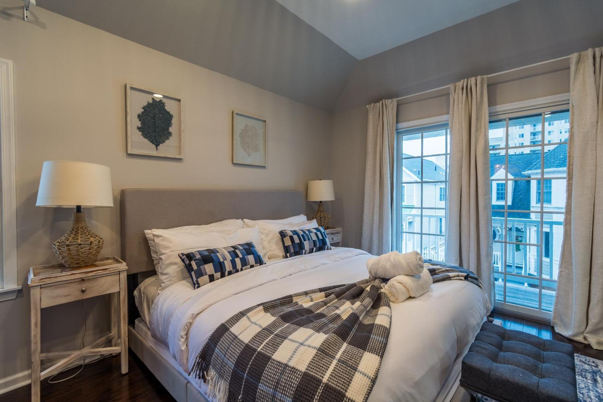 Luxury Beachside Vacation Getaway - Oceanview, Movie Theatre, Mini Golf * Atlantic City