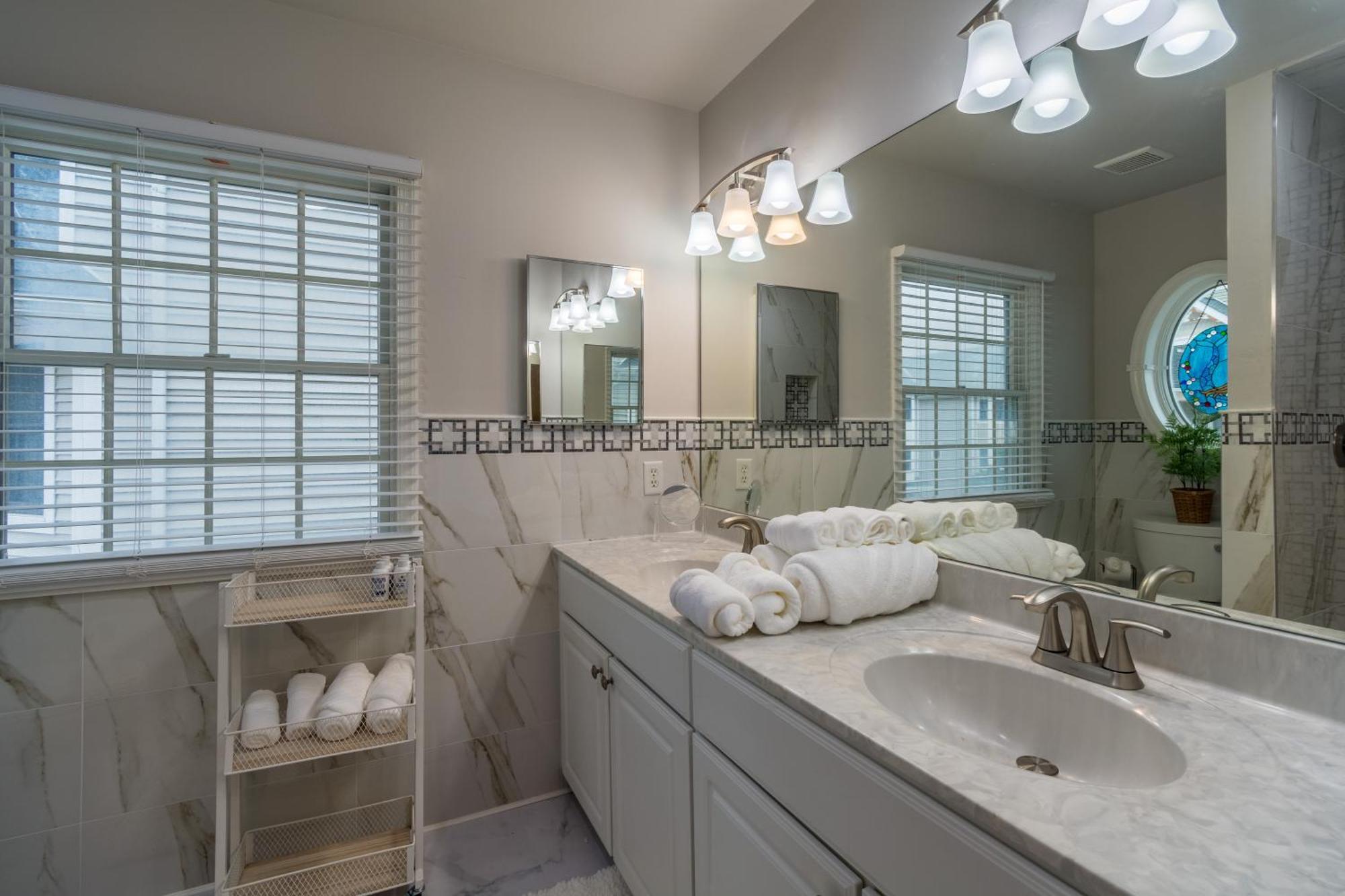 Luxury Beachside Vacation Getaway - Oceanview, Movie Theatre, Mini Golf * Atlantic City